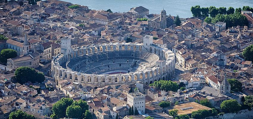 Arles vue aerienne arles2.b528eb163660a84a78b81ff1a0d4f4bc