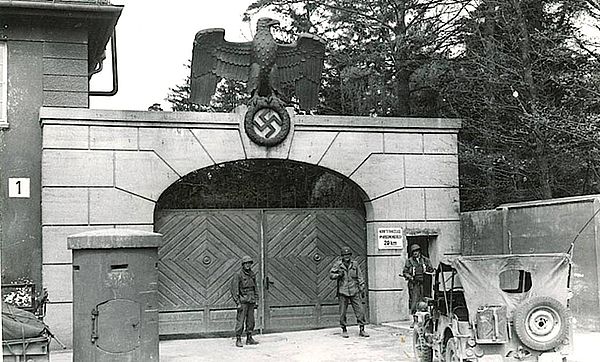 Desmedt dachau 1 Lib 29 4 1945 